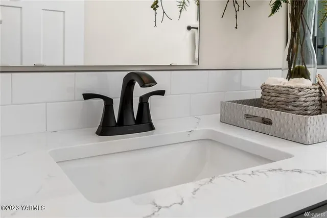 a close view of sink