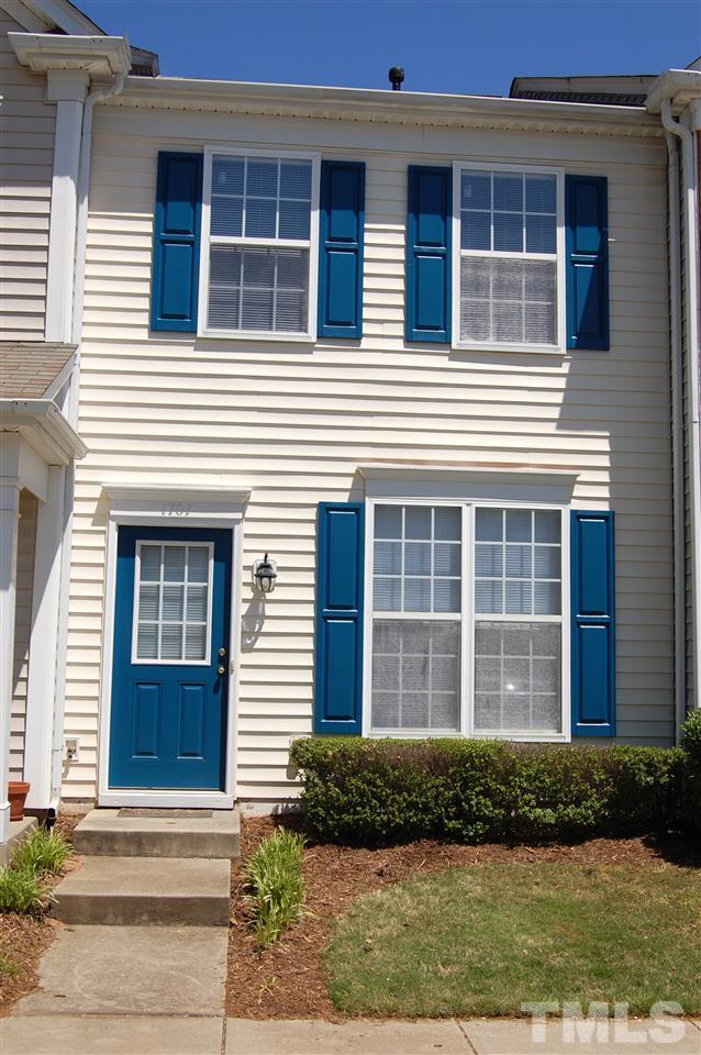 1707 Sorrell Brook Way Raleigh, NC 27609 - Photo 2 of 11 Gallery Image 2