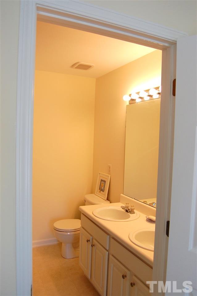 1707 Sorrell Brook Way Raleigh, NC 27609 - Photo 10 of 11 Gallery Image 10