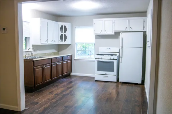 $191,000 | 421 East Park Street, Alvin, TX 77511