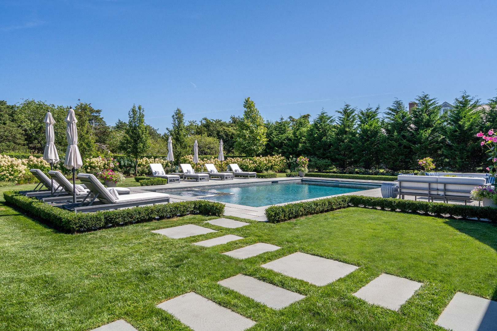 35 Burnell Street Nantucket, MA 02554 - Photo 41 of 48