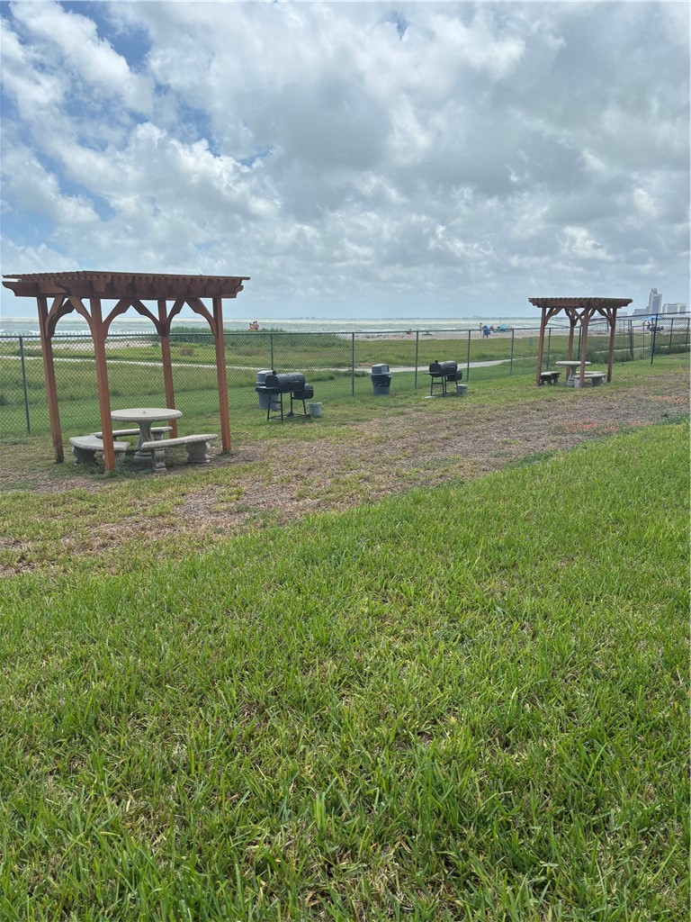 4000 Surfside Boulevard, Unit 508 Corpus Christi, TX 78402 - Photo 24 of 32 BBQ Area