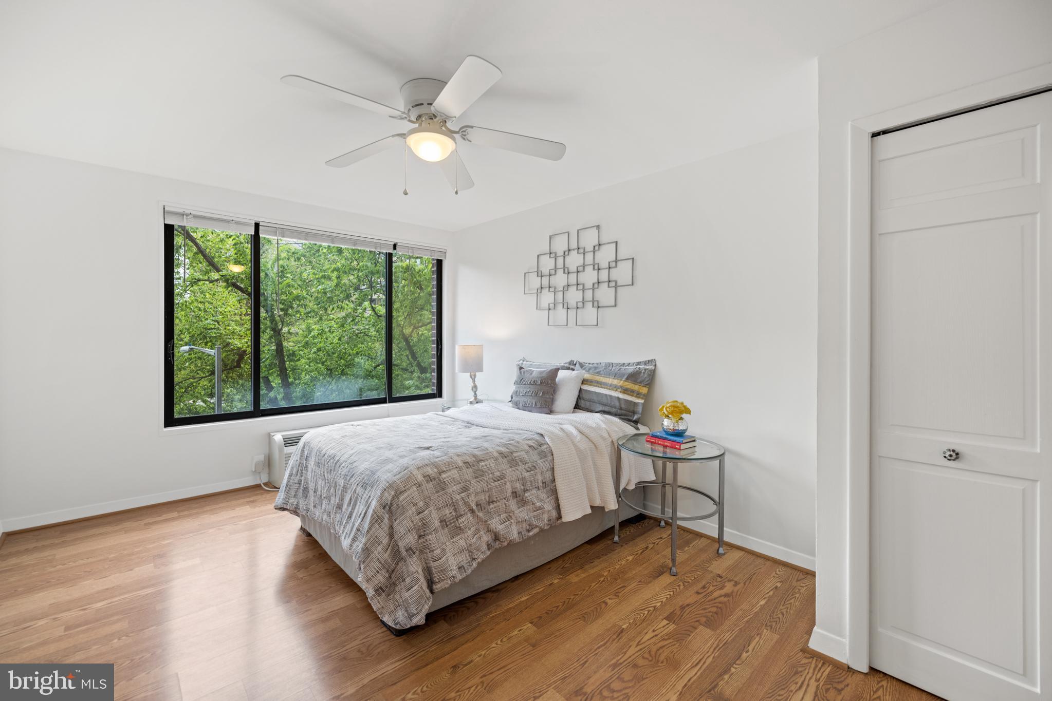 2501 Calvert Street Northwest, Unit 312 Washington, DC 20008 - Photo 18 of 31