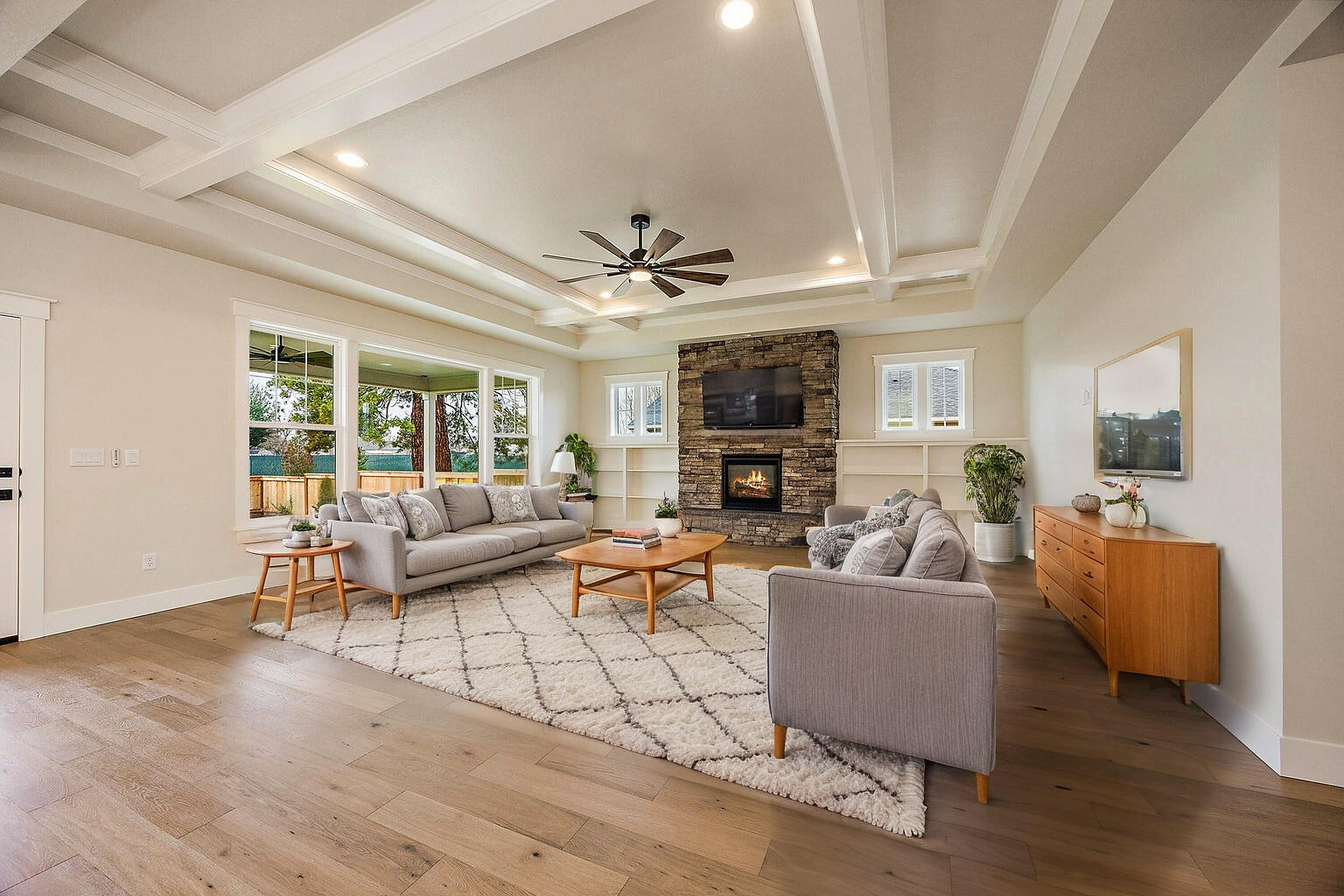 1409 River Run Street Central Point, OR 97502 - Photo 6 of 83 1409-1 - Living Room - Scandinavian - 0