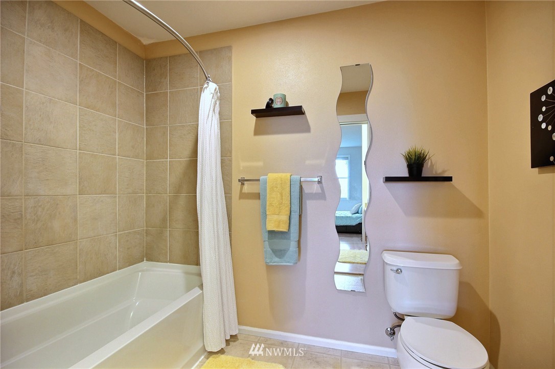 2960 Southwest Raymond Street, Unit 102 Seattle, WA 98126 - Photo 13 of 25