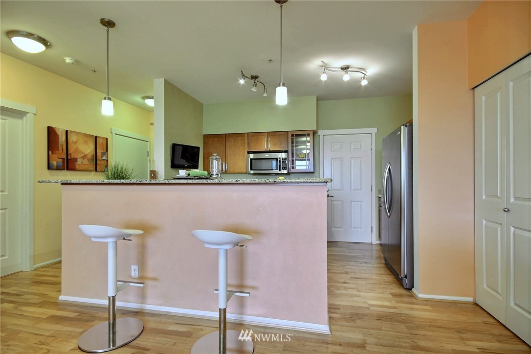 2960 Southwest Raymond Street, Unit 102 Seattle, WA 98126 - Photo 7 of 25