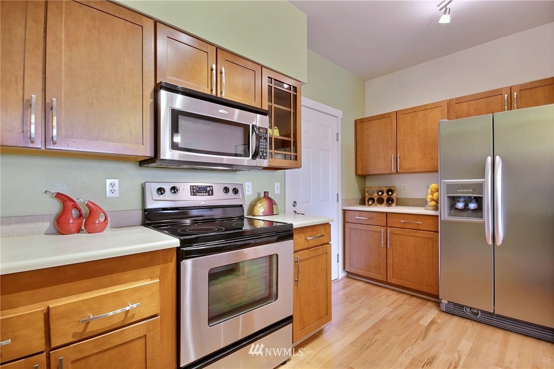 2960 Southwest Raymond Street, Unit 102 Seattle, WA 98126 - Photo 10 of 25