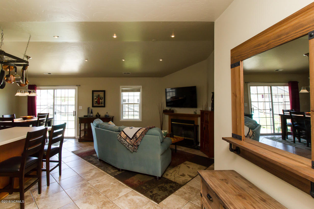 502 Sumrell Way Hubert, NC 28539 - Photo 8 of 43 8
