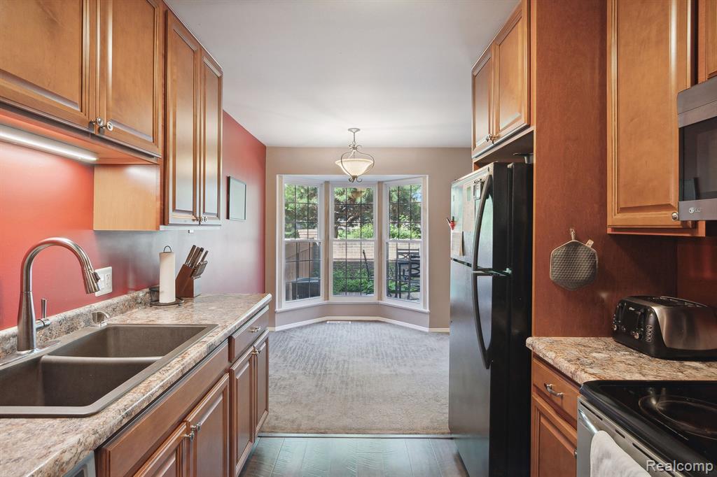 22040 Edgewater Novi, MI 48375 - Photo 24 of 44