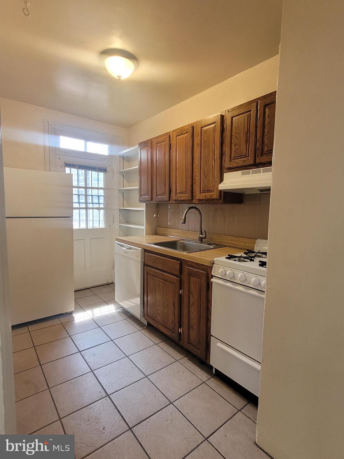 2031 Locust Street, Unit 604 Philadelphia, PA 19103 - Photo 4 of 20