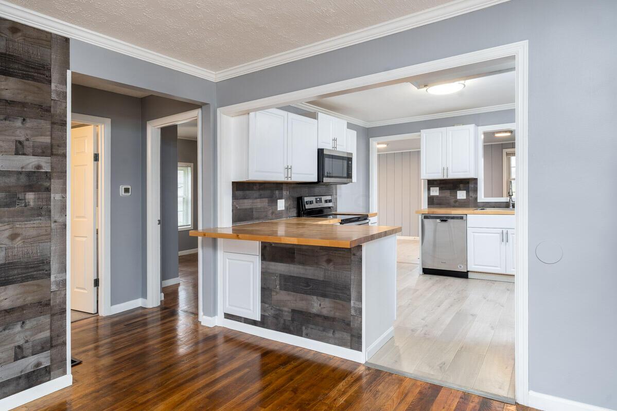9050 Geirich Road Galloway, OH 43119 - Photo 12 of 28 Kitchen