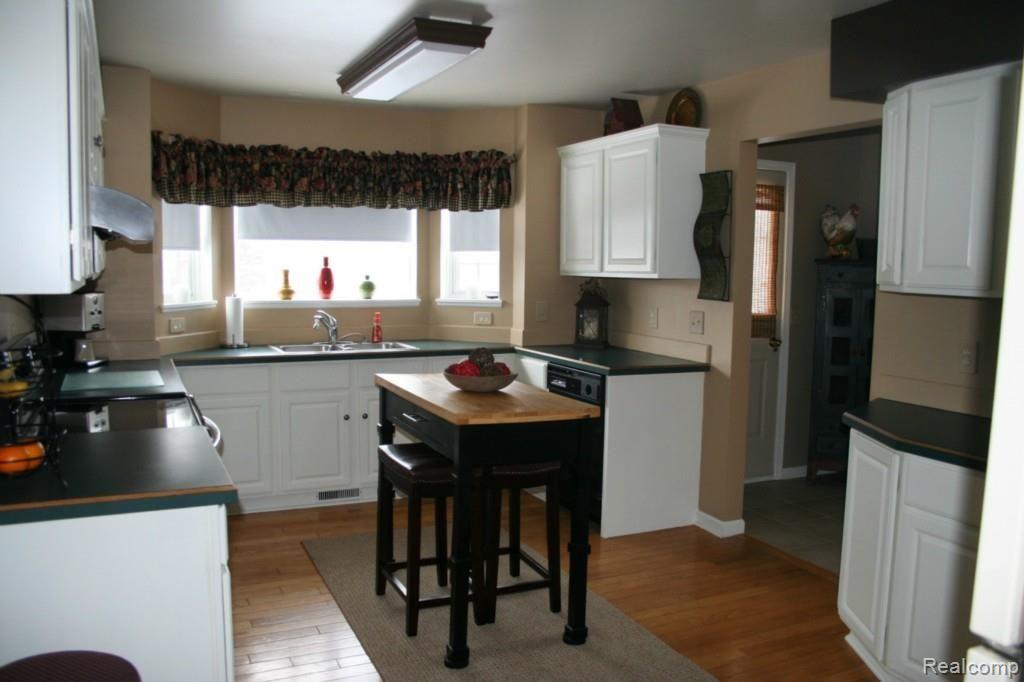 6475 Falkenbury Road North Branch, MI 48461 - Photo 5 of 15 Kitchen 1 Falkenbury.jpg