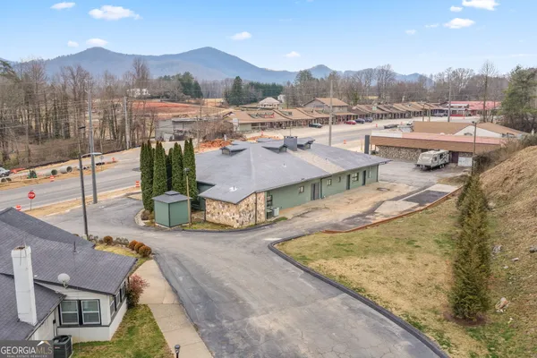 $525,000 | 3 Dillard Sky Lane, Dillard, GA 30537