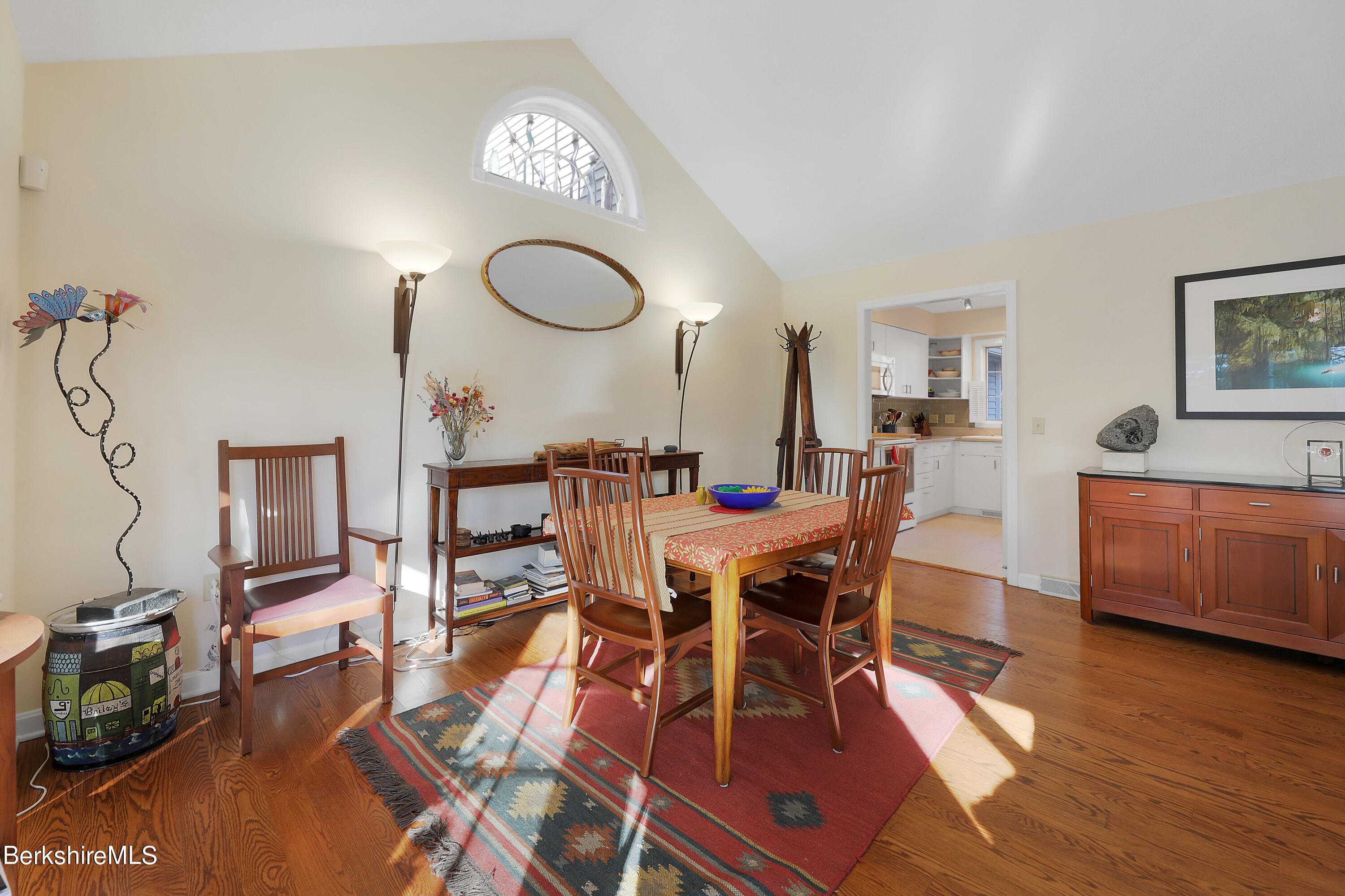 11 Prospect Hill Road, Unit 5 Stockbridge, MA 01262 - Photo 6 of 27 25 Dining Room