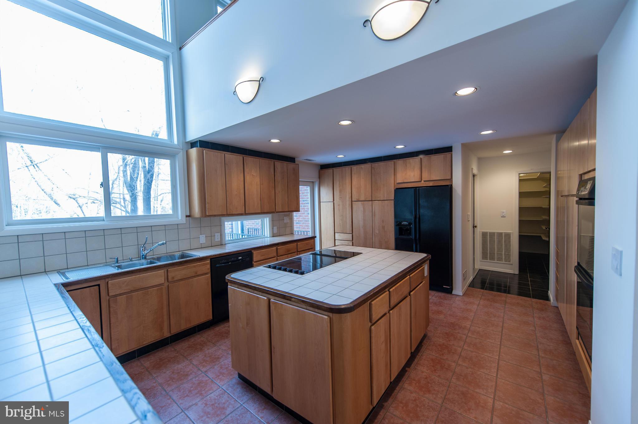 15816 Laughlin Lane Silver Spring, MD 20906 - Photo 11 of 30 Kitchen