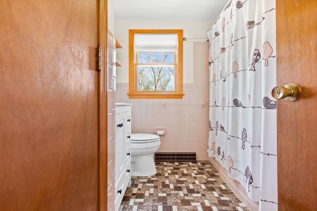 18 Patriot Road Burlington, MA 01803 - Photo 12 of 23 Gallery Image 12