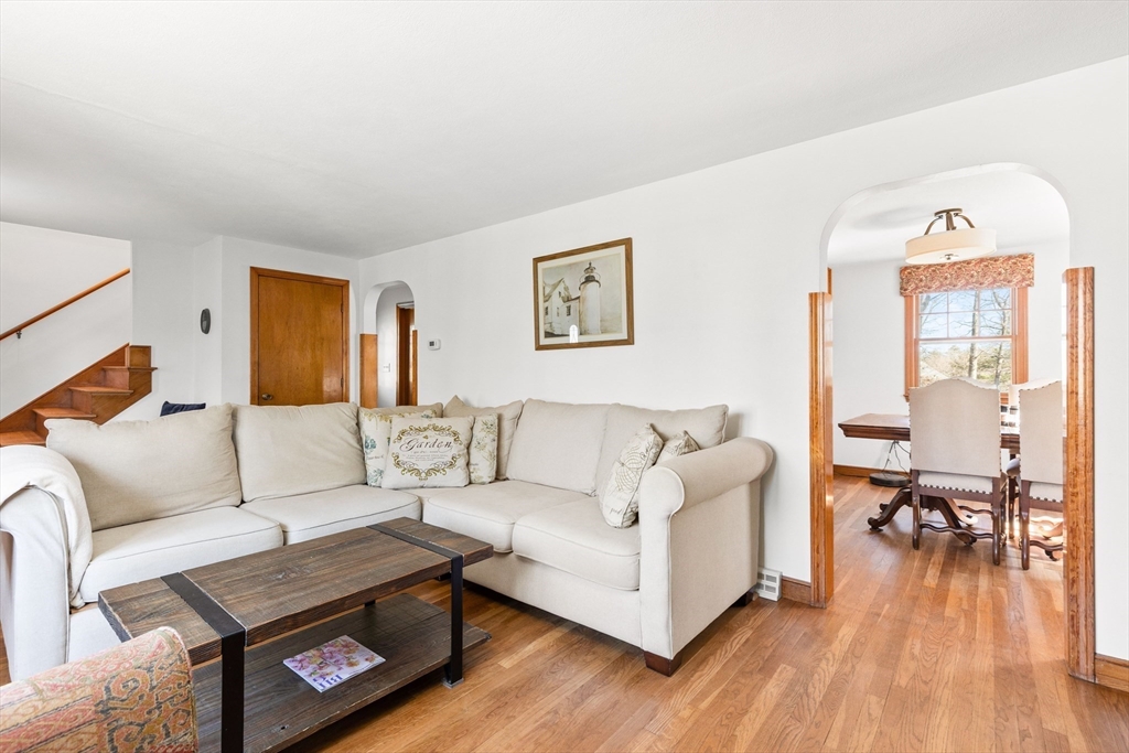 18 Patriot Road Burlington, MA 01803 - Photo 7 of 23 Gallery Image 7