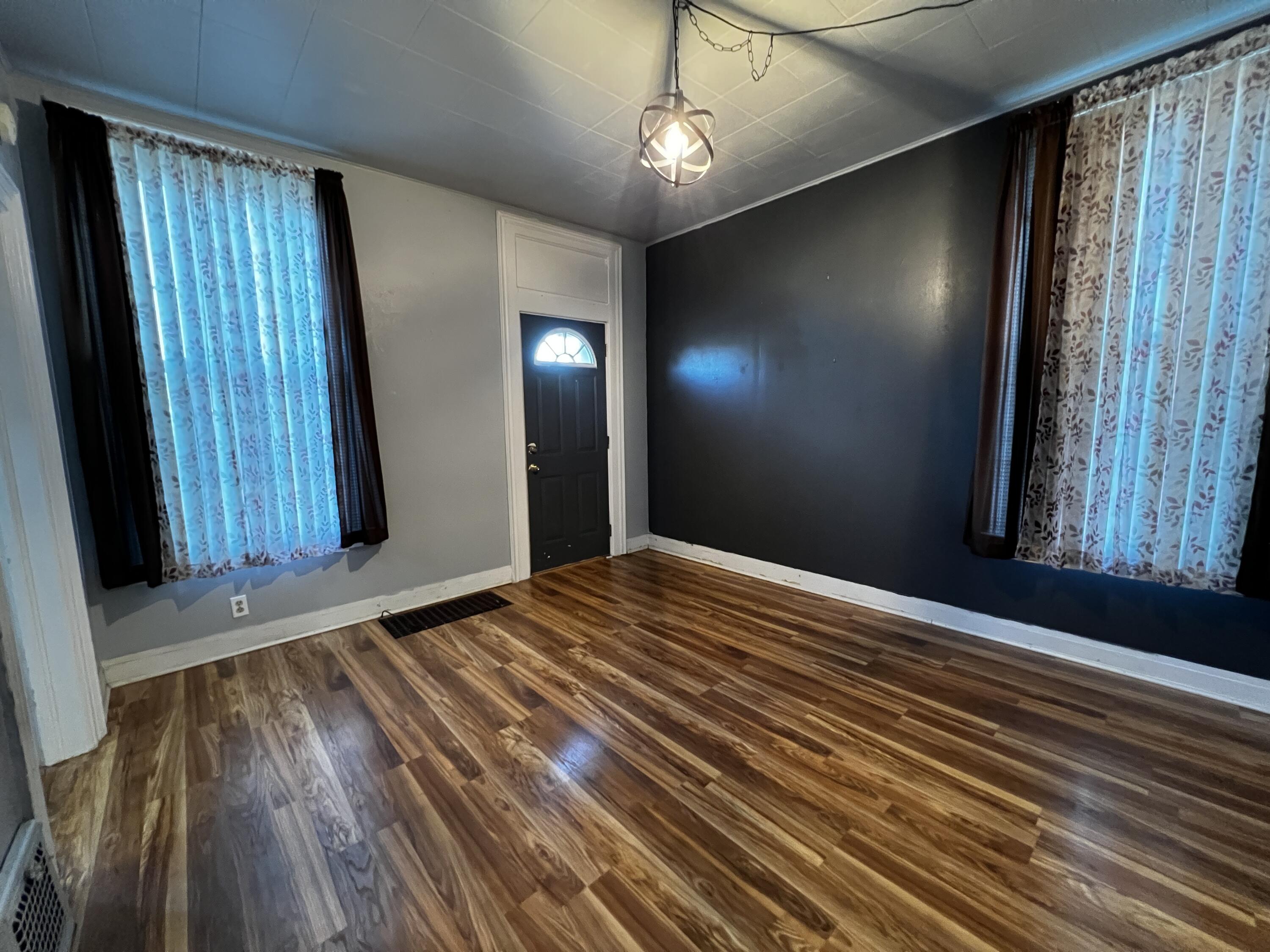 1601 Rapids Drive Racine, WI 53404 - Photo 11 of 17 Living room