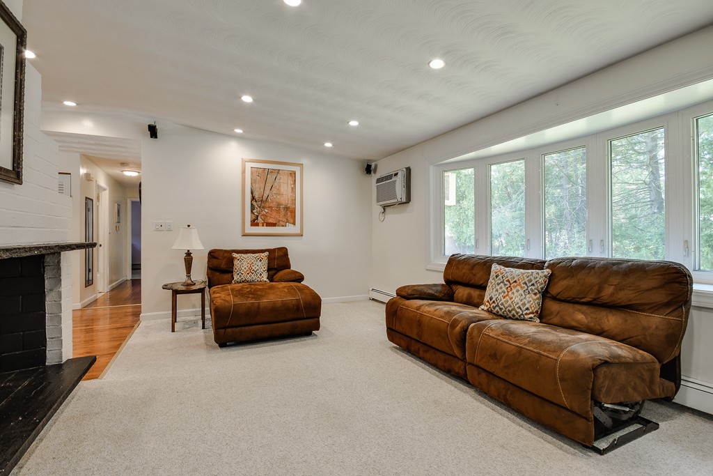 28 Brownlea Road Framingham, MA 01701 - Photo 6 of 20 Gallery Image 6