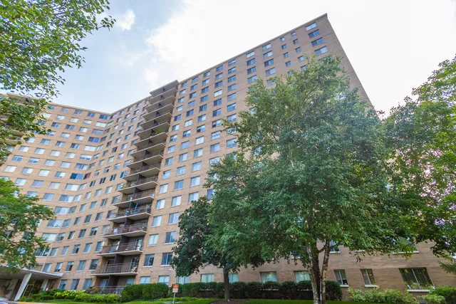$324,770 | 7033 North Kedzie Avenue, Unit 401, Chicago, IL 60645