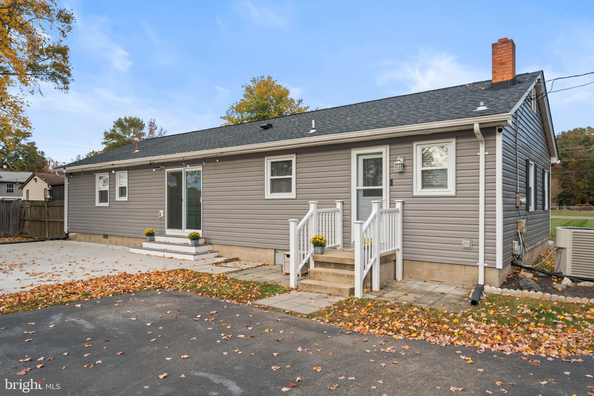 16203 Brandywine Road Brandywine, MD 20613 - Photo 29 of 37 a front view of a house with a yard