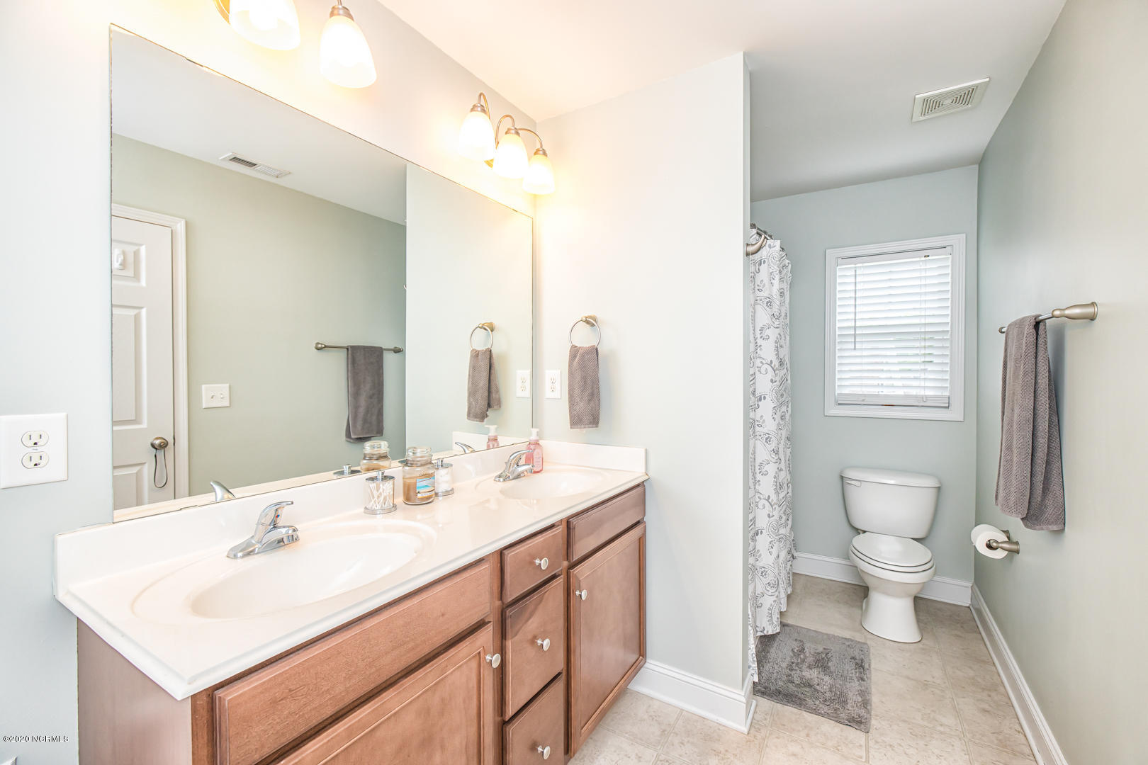 25 East Tumbling Waters Road Rocky Point, NC 28457 - Photo 14 of 22 bath1