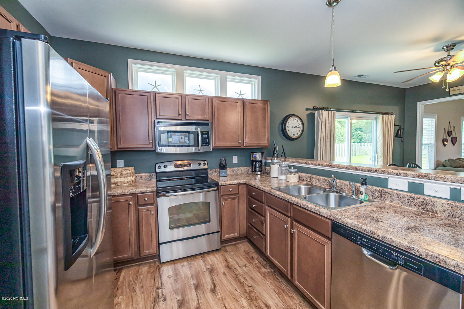 25 East Tumbling Waters Road Rocky Point, NC 28457 - Photo 7 of 22 kitchen