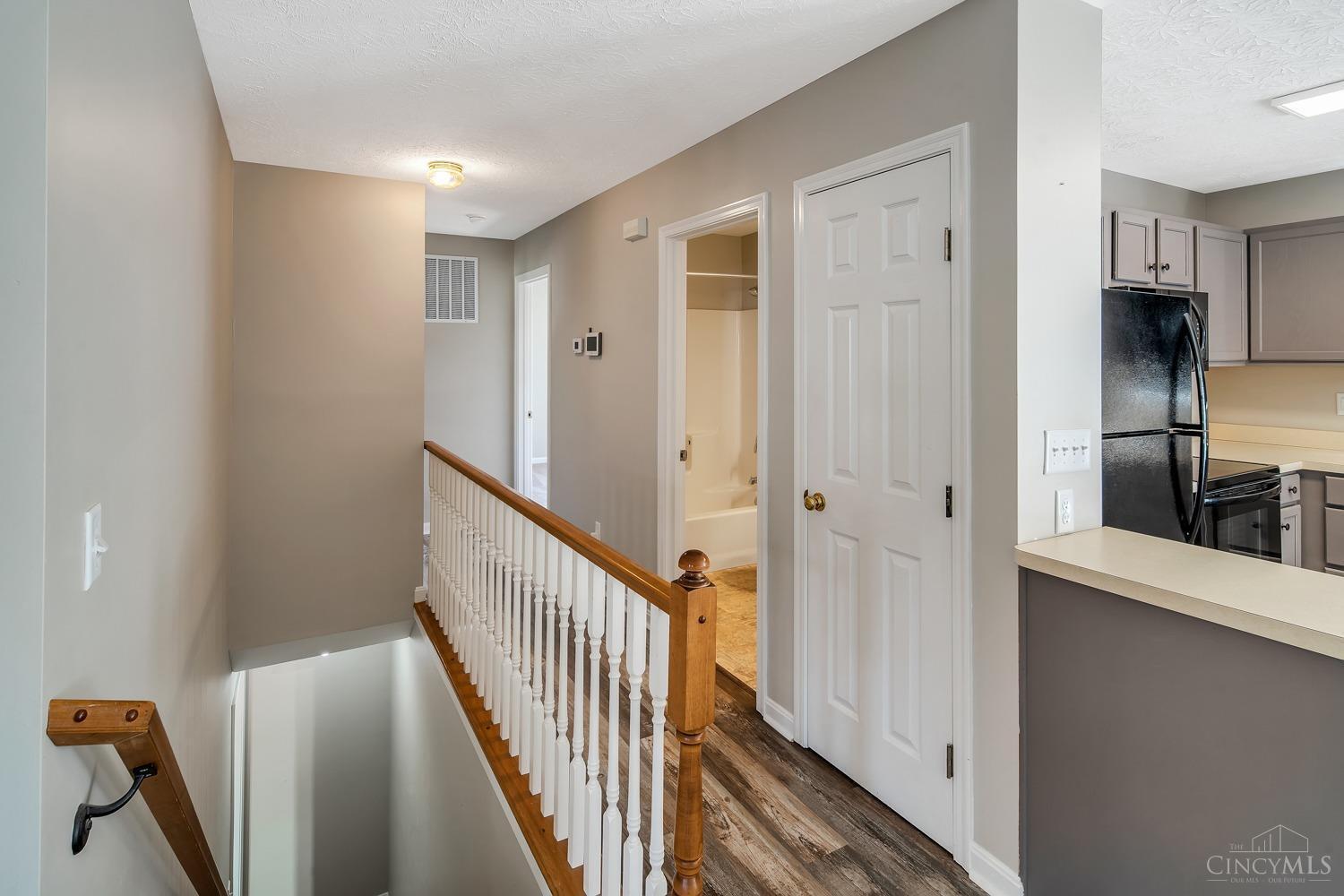 3459 Kleeman Road Cincinnati, OH 45211 - Photo 12 of 42