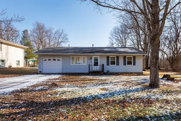 $176,000 | 8021 Pine Drive, Downs, IL 61736