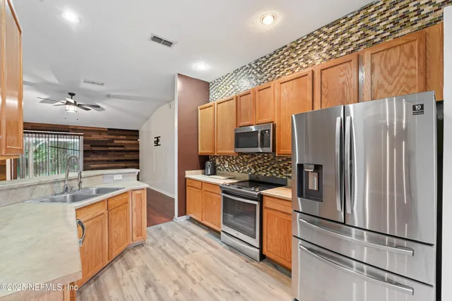 $1,800 | 12239 Plumbridge Lane, Jacksonville, FL 32218