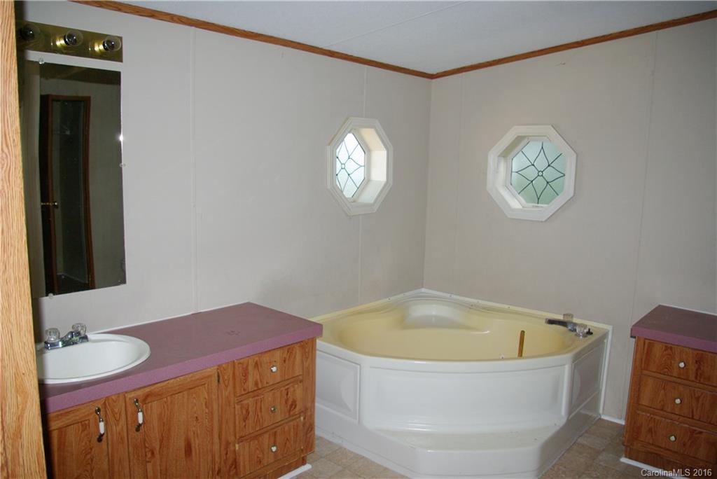6146 Hightower Road Great Falls, SC 29055 - Photo 9 of 17 Gallery Image 9