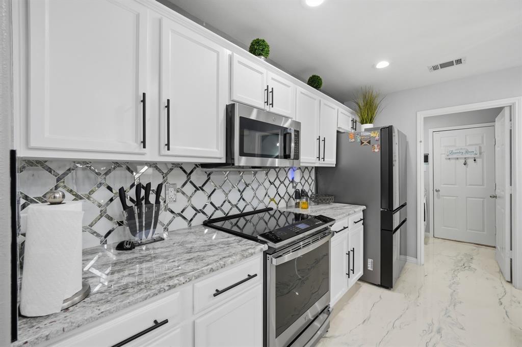 8342 Timberbrook Lane Dallas, TX 75249 - Photo 16 of 39 Gallery Image 16