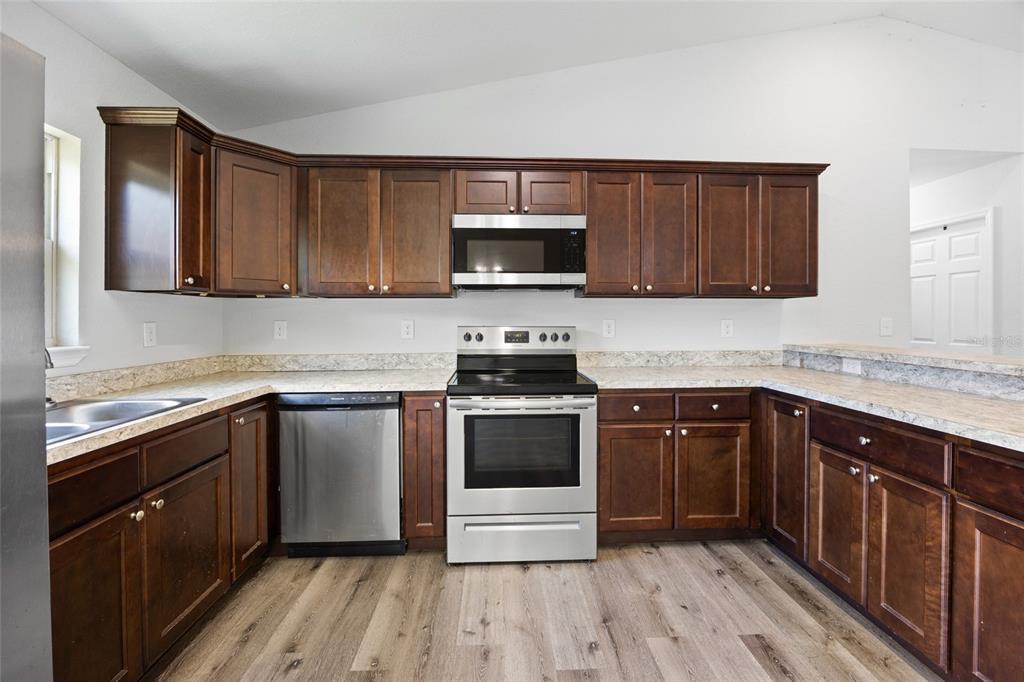 167 Oak Circle Ocala, FL 34472 - Photo 11 of 37