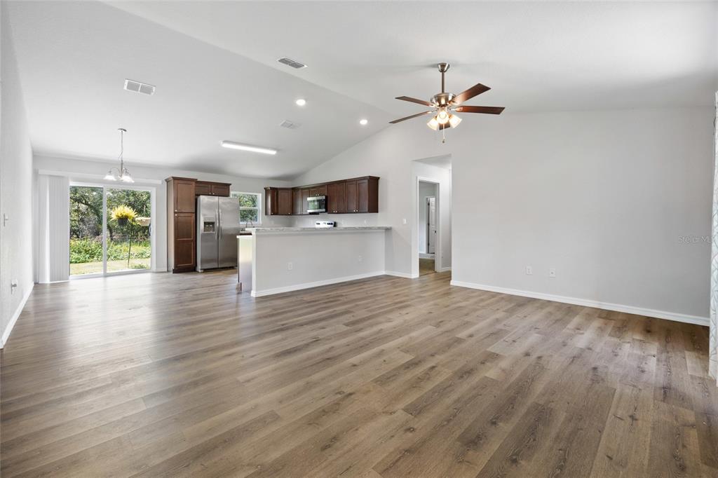 167 Oak Circle Ocala, FL 34472 - Photo 7 of 37