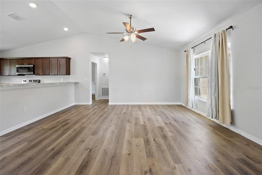 167 Oak Circle Ocala, FL 34472 - Photo 9 of 37