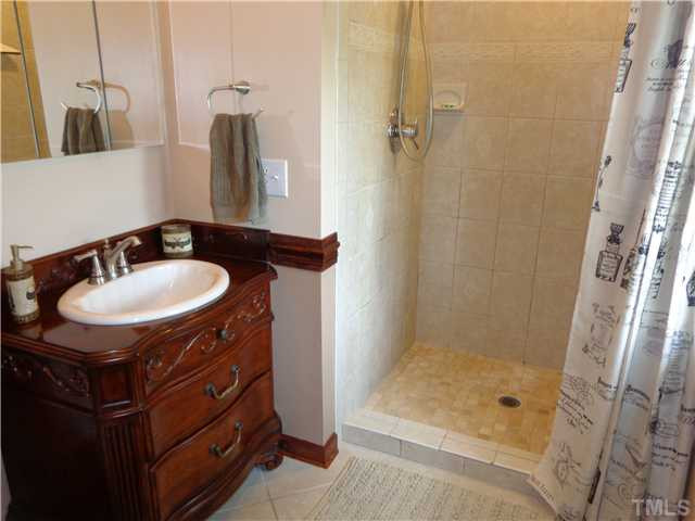 812 Ivanhoe Drive Raleigh, NC 27615 - Photo 11 of 25 Photo 11