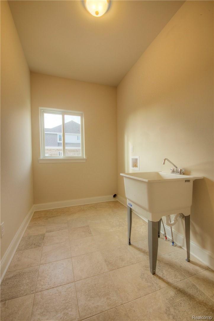 50476 Proctor Road Canton, MI 48188 - Photo 27 of 48 25 Laundry Room.jpg