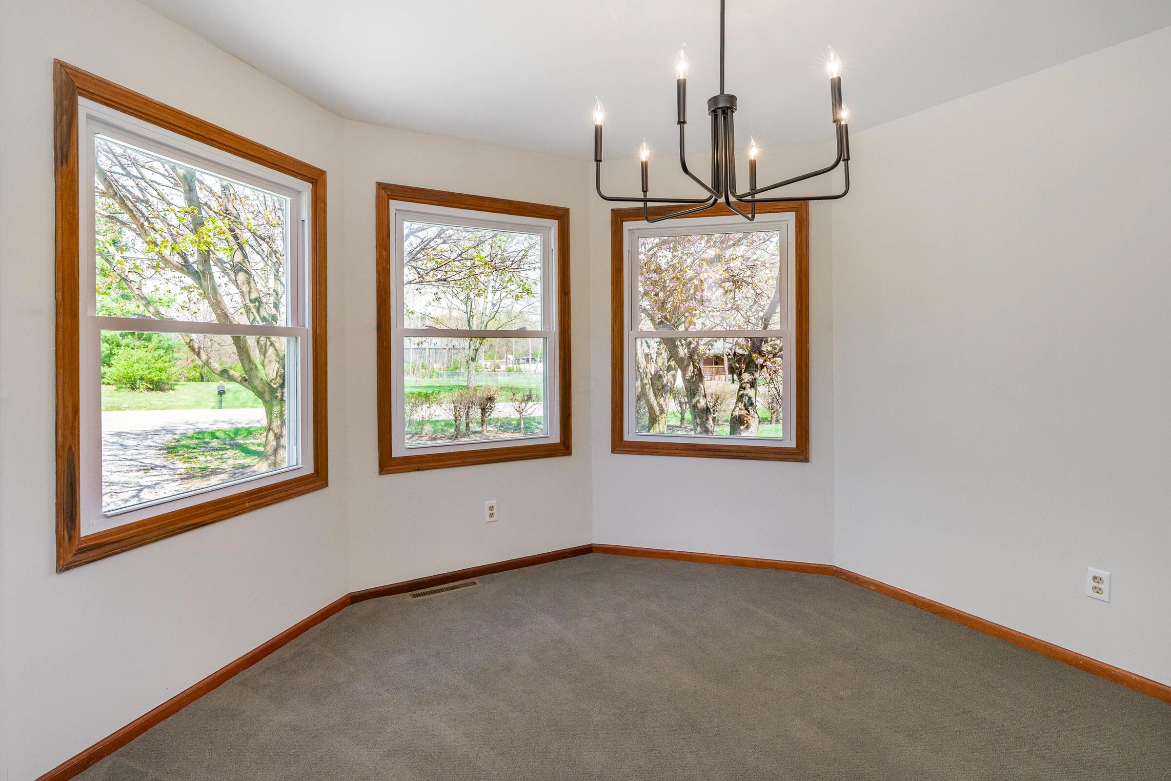 1203 Hiner Road Orient, OH 43146 - Photo 11 of 48 Dining Room