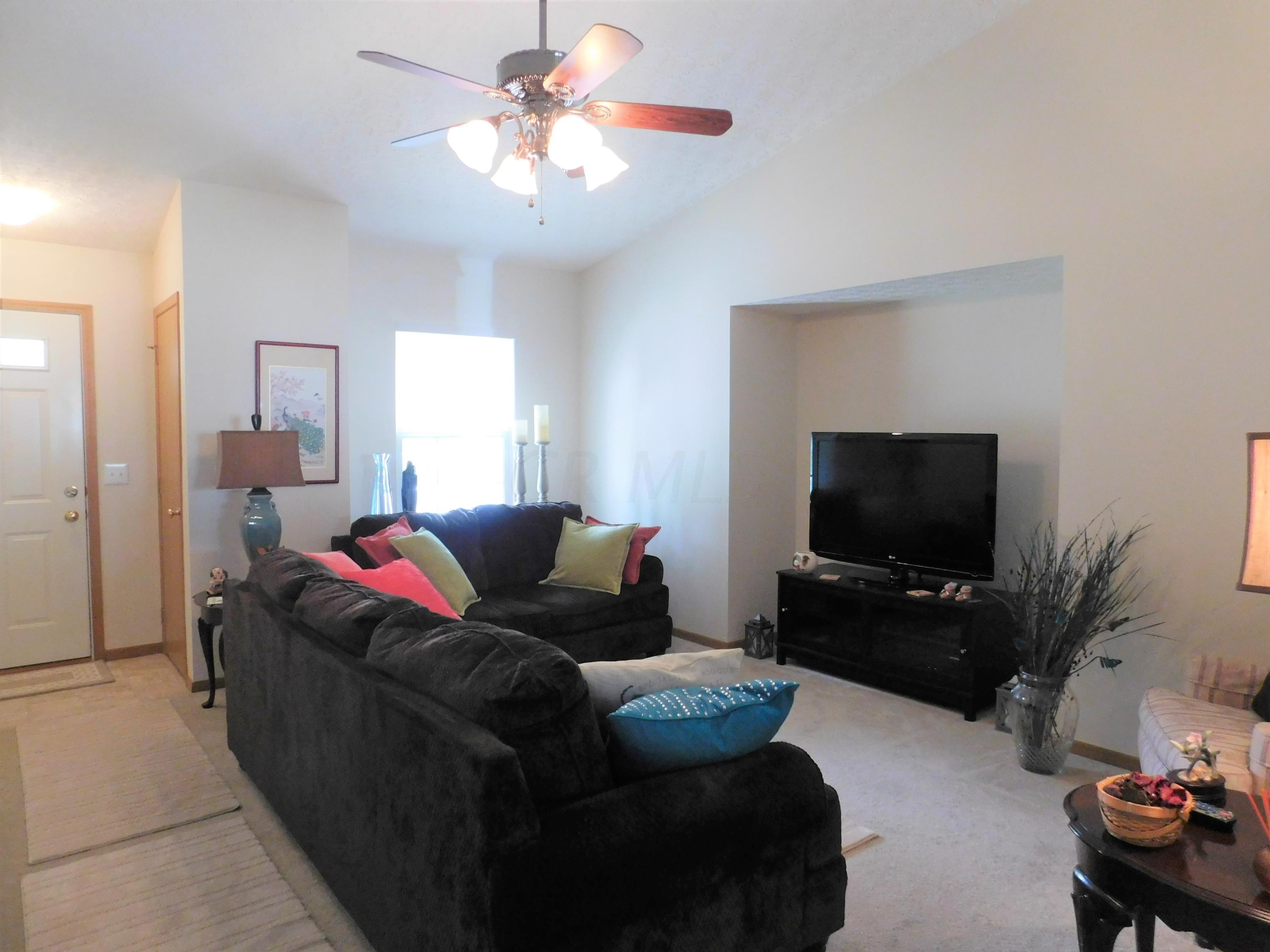 576 Rockets Street, Unit 141 Galloway, OH 43119 - Photo 3 of 18 Gallery Image 3