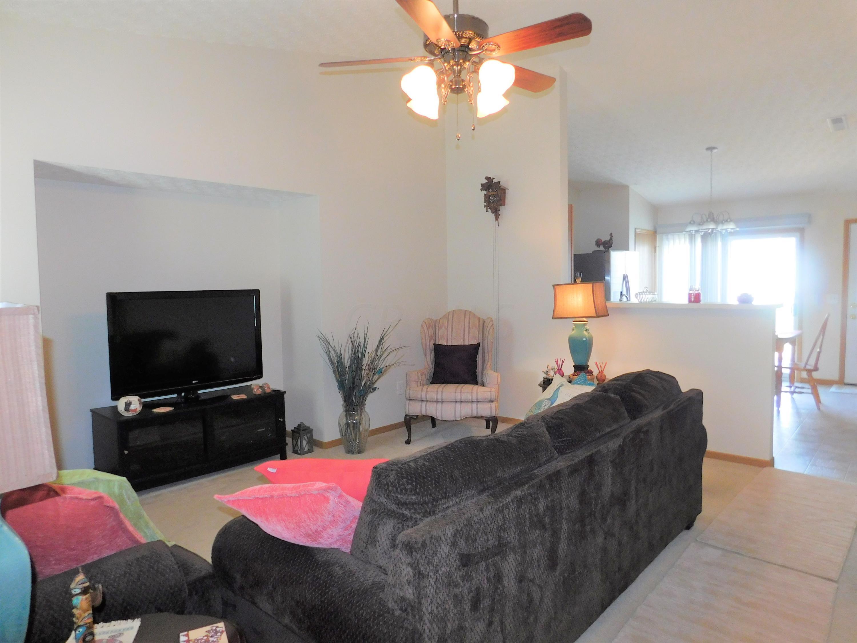 576 Rockets Street, Unit 141 Galloway, OH 43119 - Photo 4 of 18 Gallery Image 4