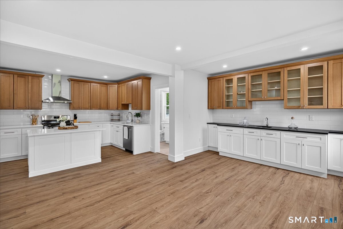 59 Southmayd Road Waterbury, CT 06705 - Photo 7 of 22
