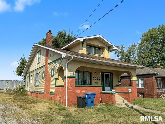 $159,900 | 113-115 McCann Street, Benton, IL 62812