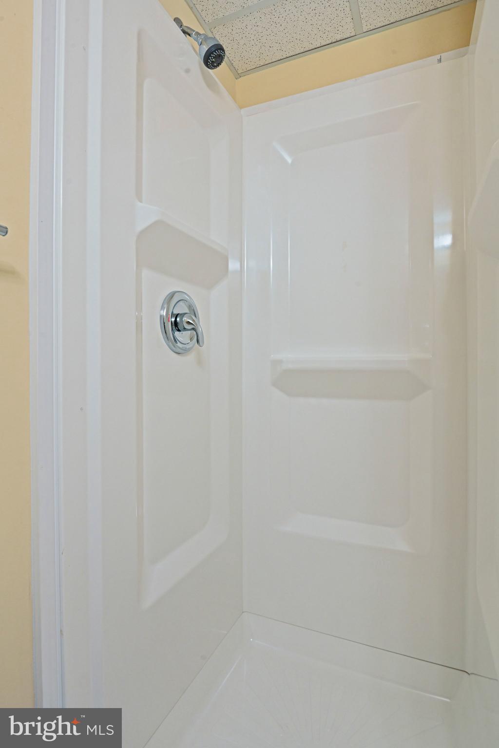 2707 Glencroft Road Vienna, VA 22181 - Photo 48 of 53 a close up of a shower