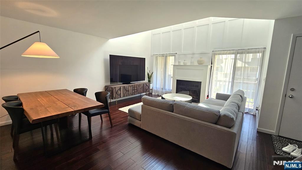 404 River Renaissance East Rutherford, NJ 07073 - Photo 3 of 10