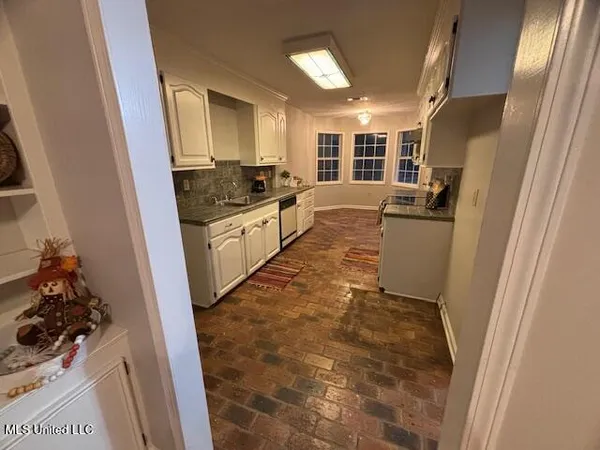 $270,000 | 1554 Orchard Wood Road, Terry, MS 39170