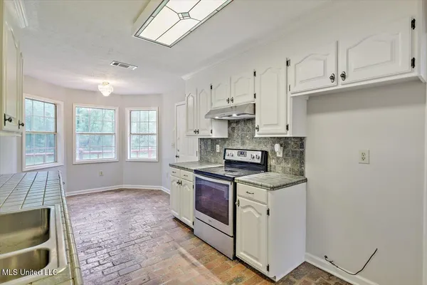 $270,000 | 1554 Orchard Wood Road, Terry, MS 39170