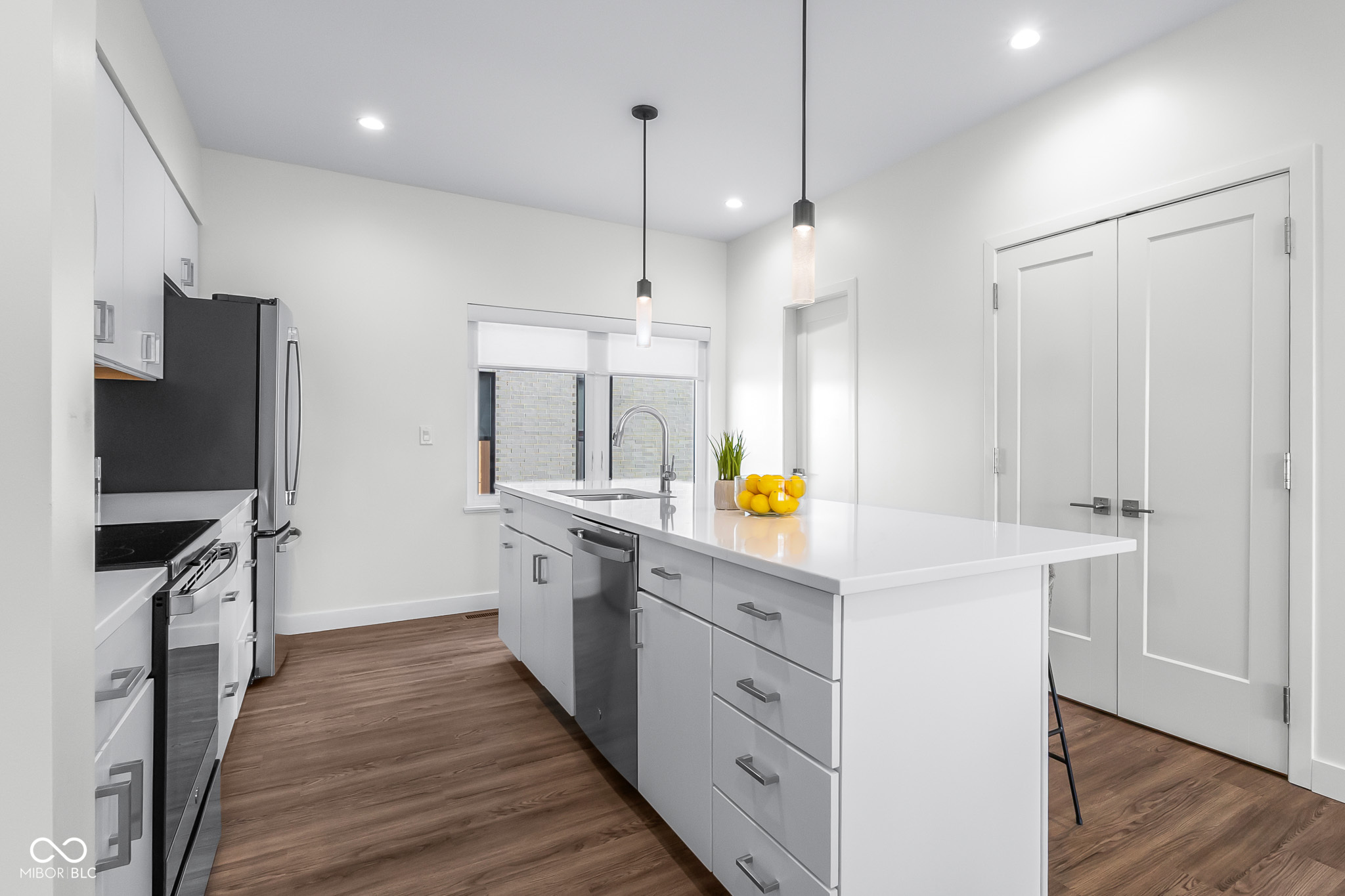 806 7th Street Columbus, IN 47201 - Photo 12 of 44