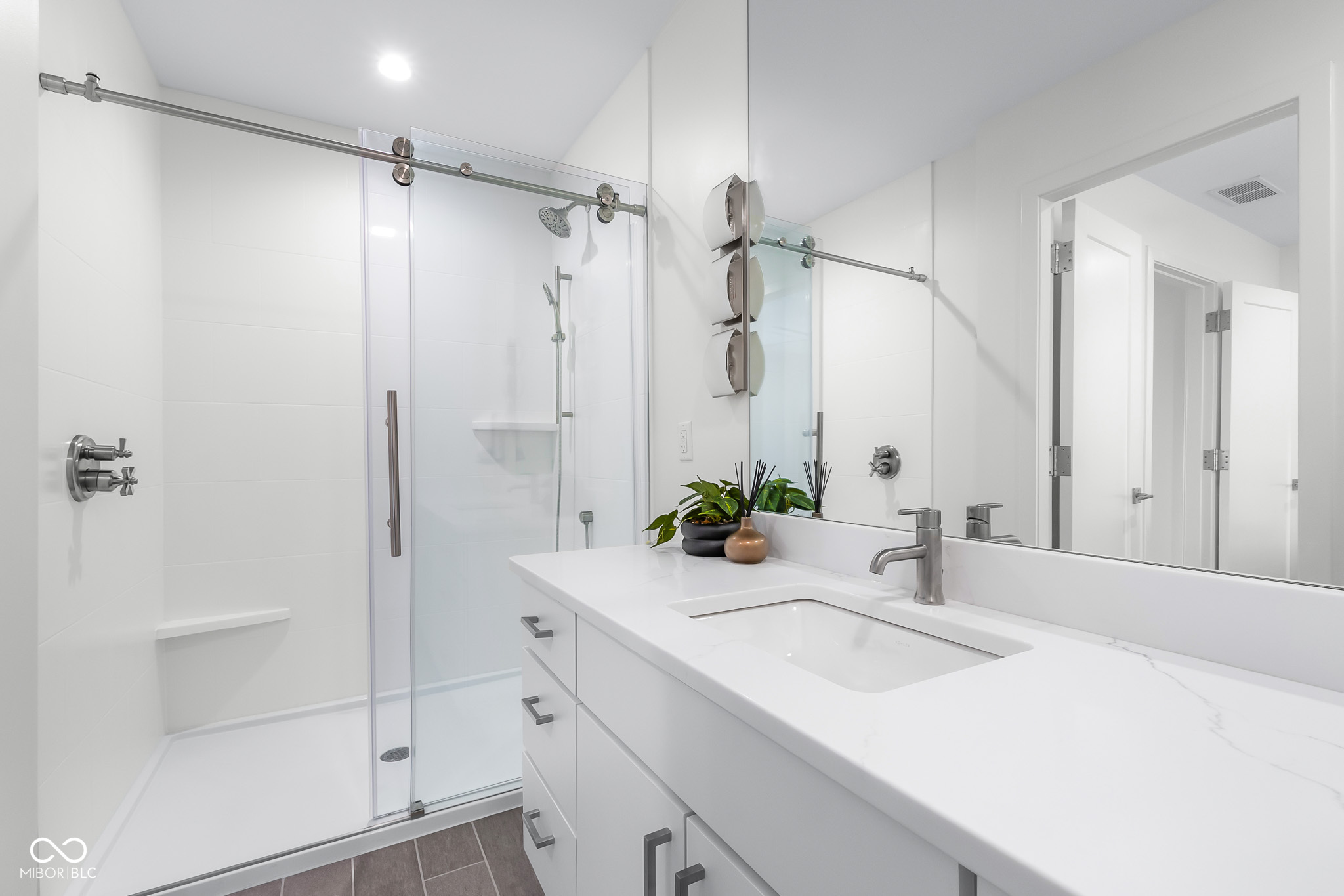 806 7th Street Columbus, IN 47201 - Photo 32 of 44