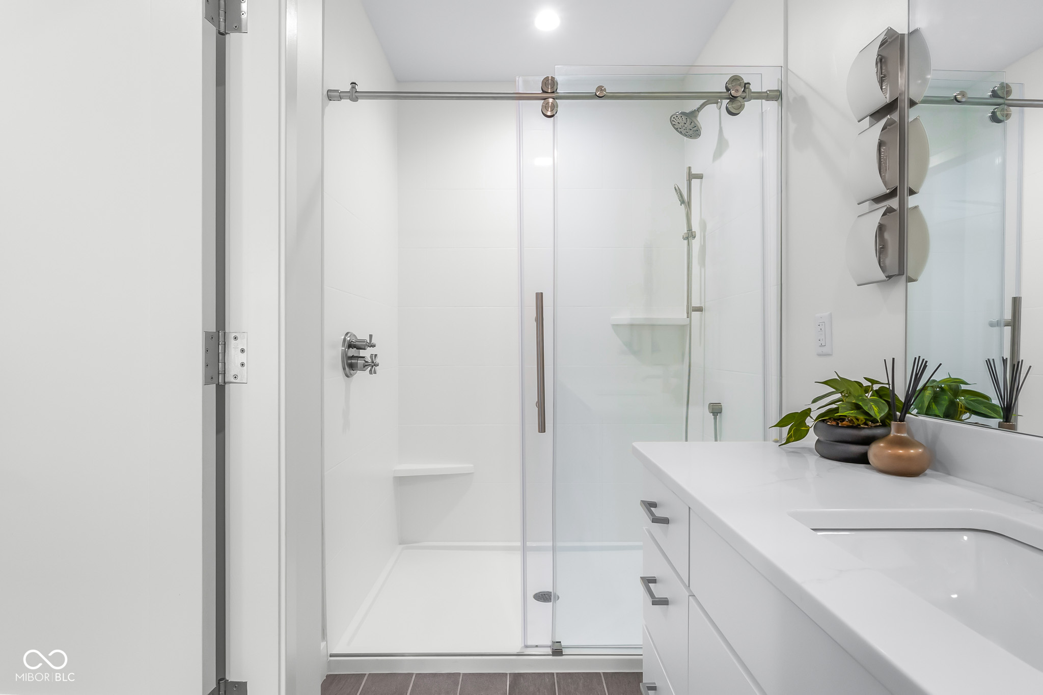 806 7th Street Columbus, IN 47201 - Photo 33 of 44