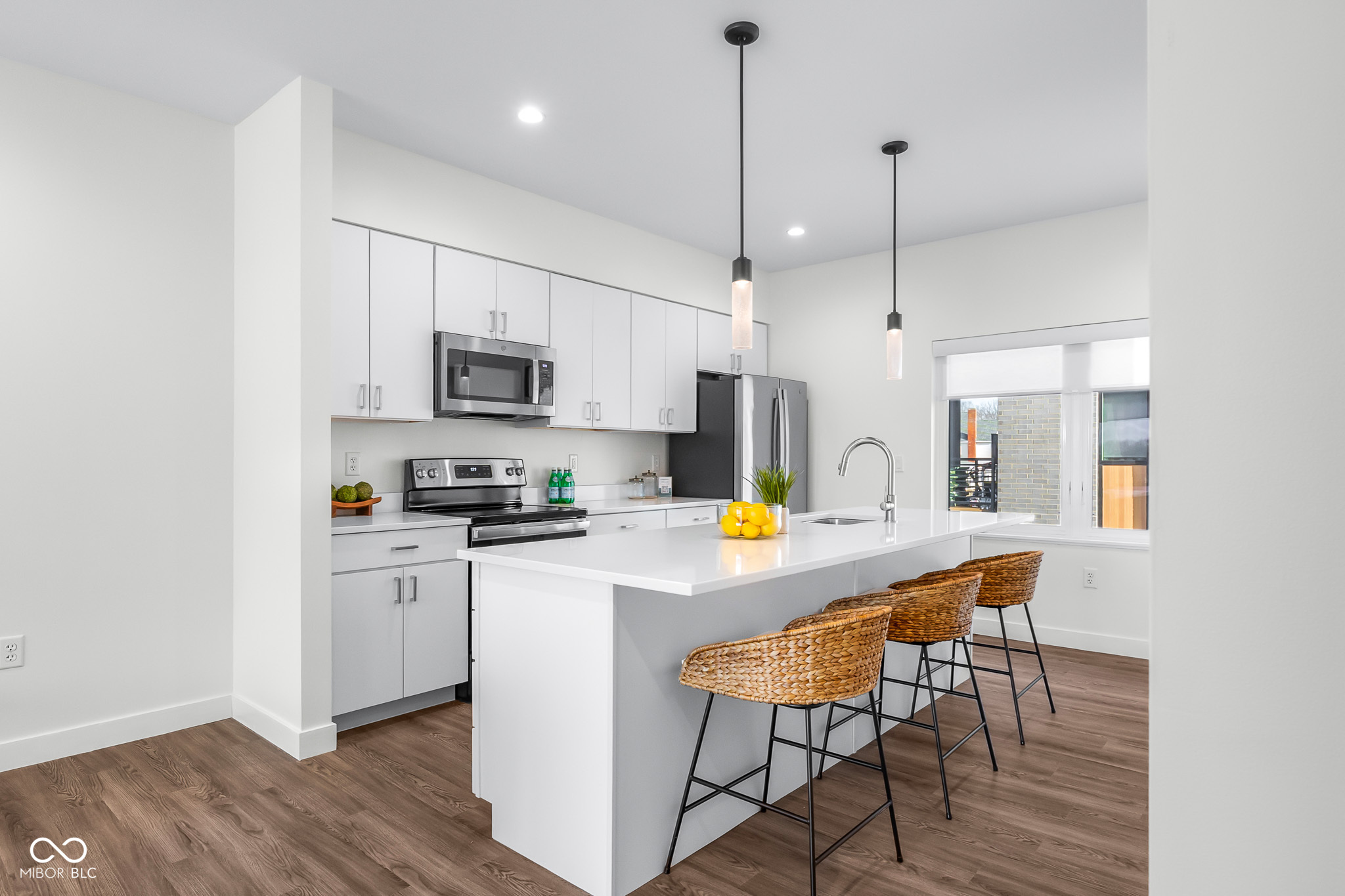 806 7th Street Columbus, IN 47201 - Photo 8 of 44